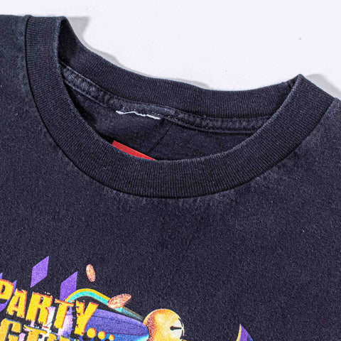 2005 Universal Studios Mardi Gras T-Shirt Theme Park