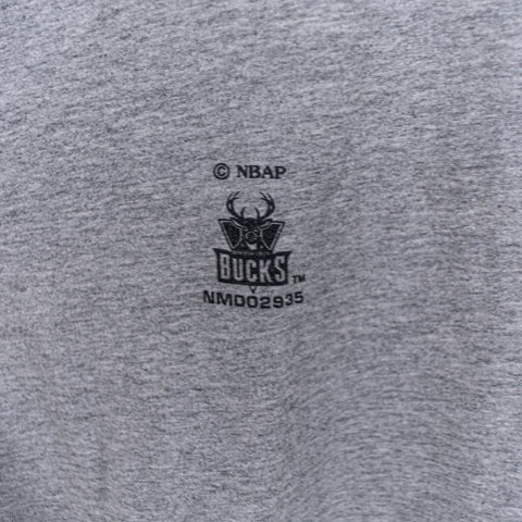 Milwaukee Bucks Glenn Robinson Nutmeg T-Shirt NBA Logo