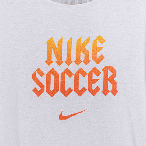 NIKE Soccer Center Swoosh T-Shirt En Fuego Futbol Blokecore