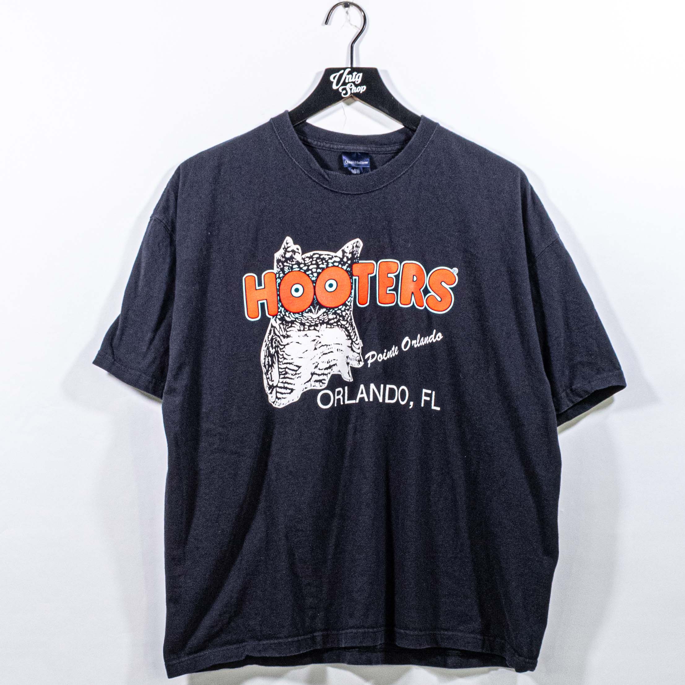 Hooters Delightfully Tacky Yet Unrefined Orlando T-Shirt– VNTG Shop