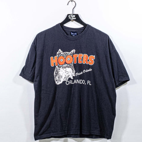 Hooters Delightfully Tacky Yet Unrefined Orlando T-Shirt