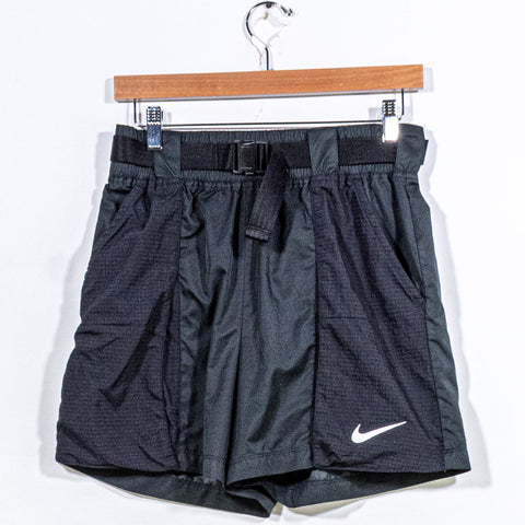 Nike Women Swoosh Woven Belted Shorts DD2095-010 Loose Fit