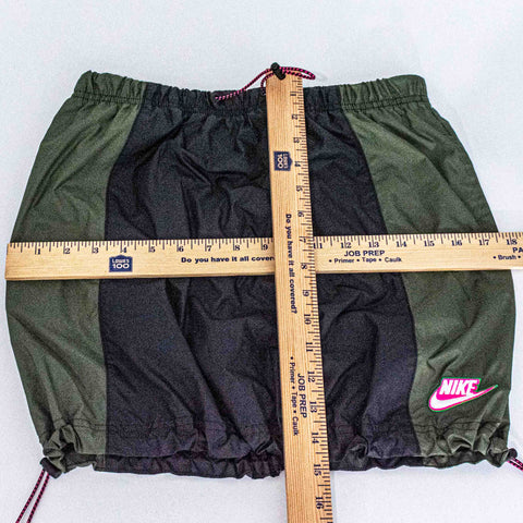 Nike Womens Sportswear Wove Skirt Size Small Green Black CU5985-010