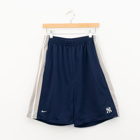 NIKE Swoosh New York Yankees Basketball Shorts