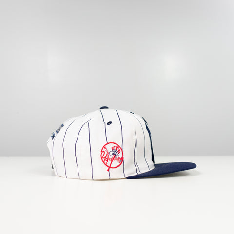 Logo 7 New York Yankees Pin Strip Snap Back Hat